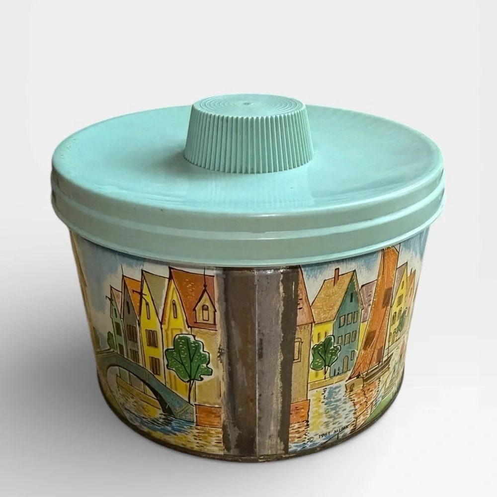 Vintage Mrs. Leland's Old Fashioned Golden Butter Bits Candy Tin - 1958/1961